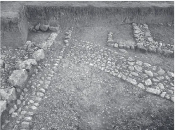 Fig. 12 : La rampe 119 qui aboutit au seuil monolithique © Mission archéologique du Peramagron.