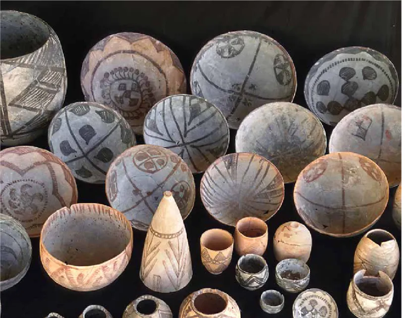 Fig. 11.12   Ceramic assemblage  of the Shahi-Tump  cemetery culture  (Period IIIa)
