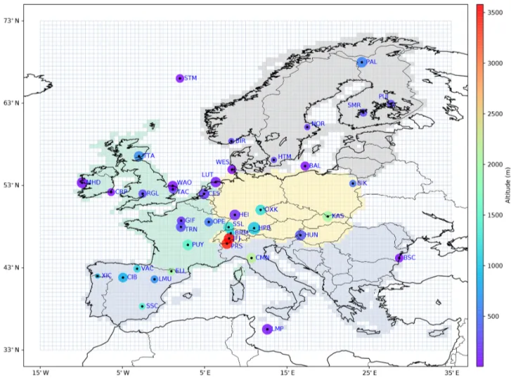 Figure 1. EUROCOM domain (pale blue grid with the 0.5 ◦ resolution) and location of the observation sites