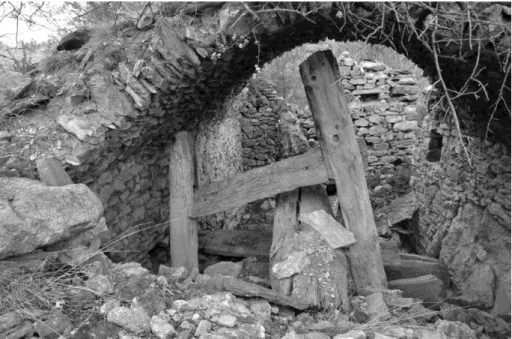 Figure 2: An abandoned wine presse at la Vignette site (V. Labbas). 