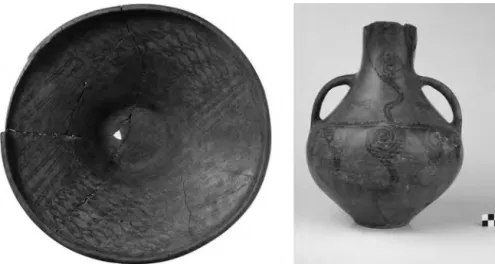 Figure 4.3   Pottery vessels from Dikili Tash: a) Graphite painted plate from House 1; b)  black-on-red amphora from House 1.