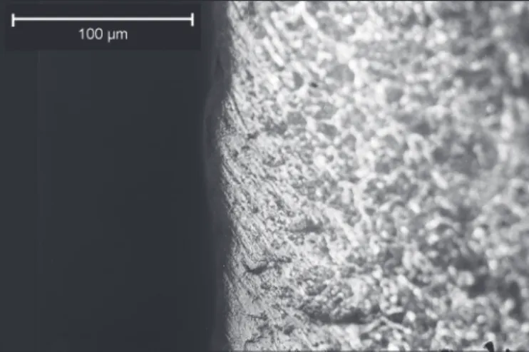 Fig. 18 – Le Pirou : perçoirs sur éclat n o  214 et sur éclat cortical 