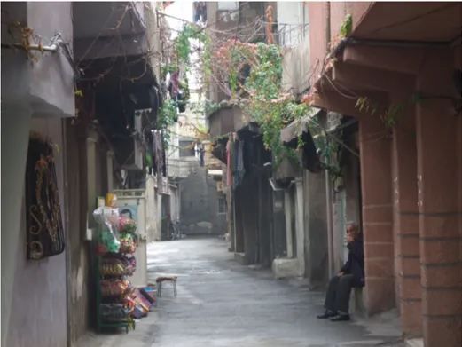 Figure    2    -­‐    Old    informal    neighbourhood    of    Tabbaleh,    South    of    Damascus,    upgraded    in    the    1990s