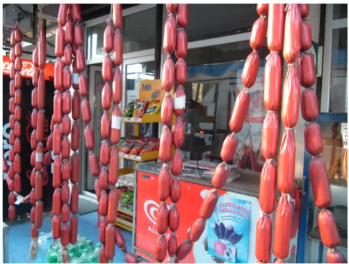 Figure 8. Saucisses de chameau dans les échoppes de l’Est de la Turquie (photo F. Brey).