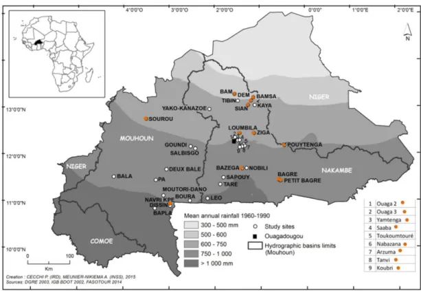 Figure 1. Map of Burkina Faso. The four main hydrographic basins of Burkina Faso (Comoé,  Mouhoun, Nakambé and Niger) are delineated, the latitudinal gradient of the mean annual rainfall is  shown, and the location of reservoirs studied during the dry seas