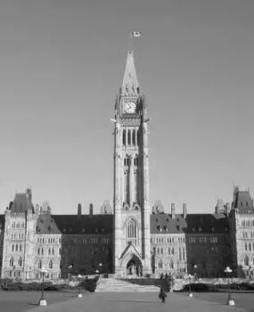 Figure 4. View of the south façade of the Peace Tower and the Centre Block (Canada’s  Parliament building)