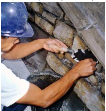 Figure 6 Scaffolding to protect fresh  repointing mortar from direct sunlight. 