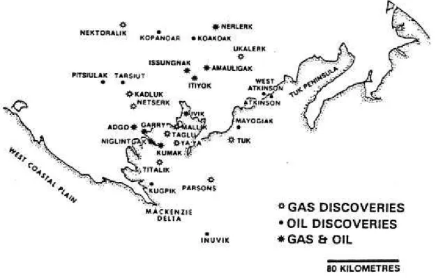 Figure 8: Map showing the gas and oil discoveries in the Canadian Beaufort Sea  (after Jahns 1985)