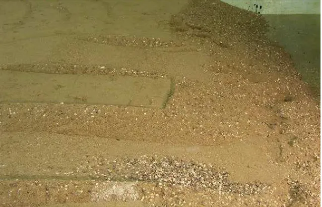 Figure 4 Photo showing the sand and gravel mixed seabed, after two tests. 