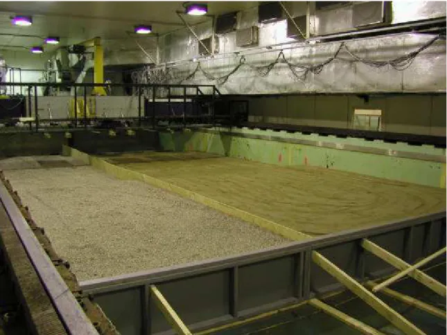 Figure 4 Seabed preparation – gravel on left side, sand on right 