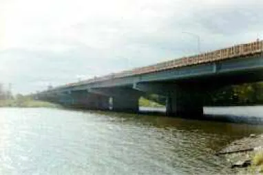 Fig. 1 – Vachon Bridge during rehabilitation in the summer 1996.