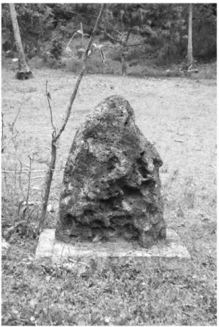 Figure 13 : A l'image des pierres ancestrales, la pierre fondatrice de Lamap Cité Nouvelle (photographie 1