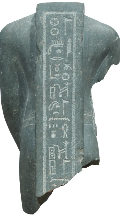 Fig. 4. Statue of the Sematy-priest, MRO-57, back side. © CNRS-CFEETK/J. Maucor.