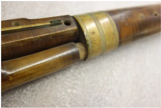 fig. 3 Observations sur un cor au Musée gruérien.  fig. 4 L'assemblage désolidarisé d'un basson