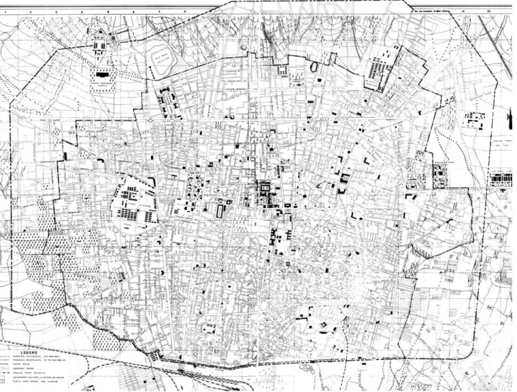 Figure  5.  Map  of  Tehran  in  the  early  1950s.  Buildings  with  solid  black  hatch  are  by-and-large  additions  of  the  Reza  Shah  period,  which  shows  the  concentration  of  governmental  buildings  at  the  center of the city