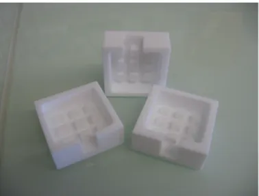 Figure 7.2  Teflon boxes, designed by Philippe Robert, used as support of the slides during coating and  rinsing