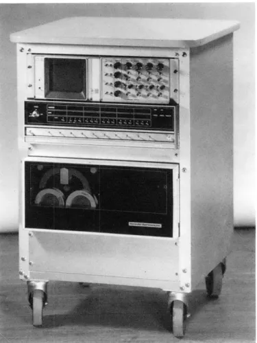 Fig.  XIII-5.  Portable  clinical  laboratory  computation  system.