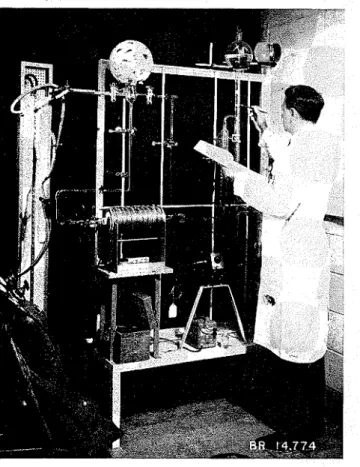 FIG.  1.  -  Glass  tube  for  the  treatment  of  hydrated  cement  in vacuum at high temperature