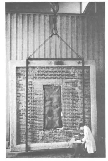 Figure  1  Weighing  of  a wall  specimen 
