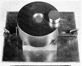 Fig.  1  -Mold  assembly. 