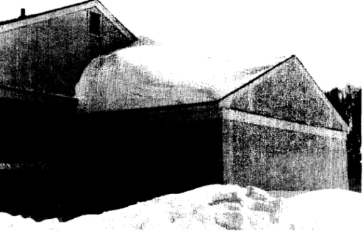 Fig.  23  Ottawa, Ont.  1 March 1960.  Typical Example of  the concentrations which occur on split-level  -  gable roofs