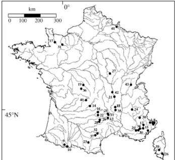 Fig. 1. Location of the 43 study sites on the French hydro- hydro-graphic network. The site numbers refer to Table 1.