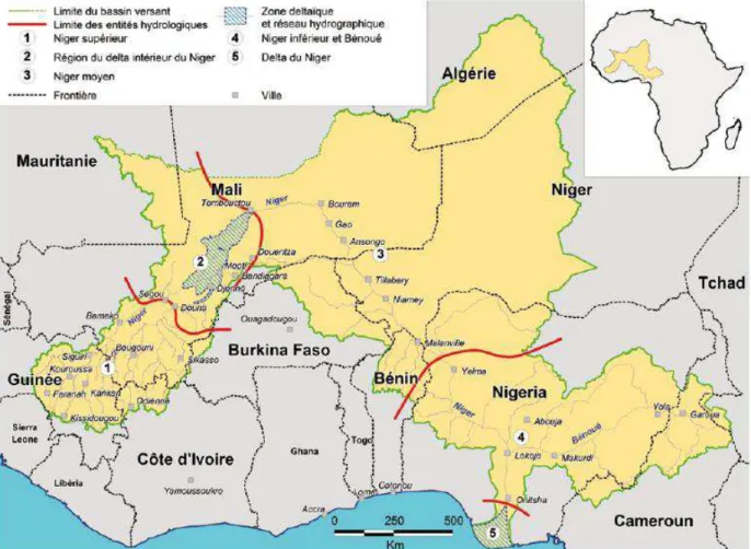 Figure  2.1 :  Bassin-versant  du  fleuve  Niger  depuis  la  dorsale  guinéenne  jusqu’au  delta  maritime nigérian (Adapté de IRD et UNESCO, 2012) 