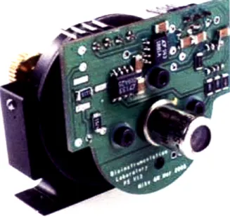 Figure  2-4:  A  picture  of a  prototype  confocal  position  sensor  previously  designed  and built  in the  Bioinstrumentation  Laboratory.