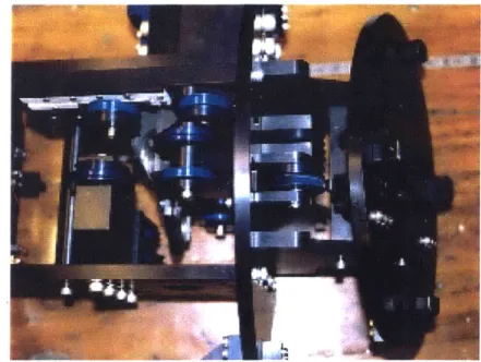 Figure  2-1:  A  close  look  to  the  passive  joint  connecting  the  plate  of  the  nosecone  to  the main  body of the  Robotuna.