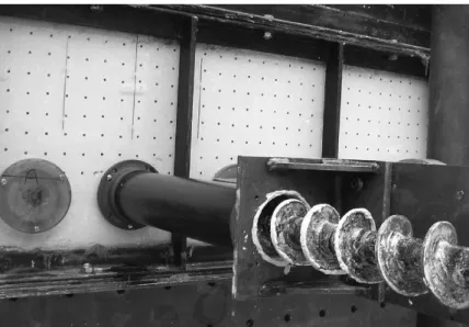 Figure 2-1. The front Perspex window showing maker beads and tunnelling device (Fig. 3 in  Chapman et al
