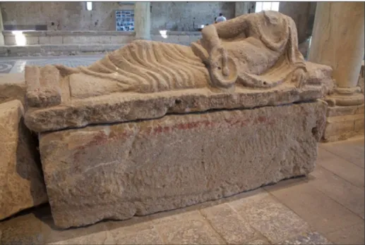 Illustration 5 : Sarcophage en tuf de l’Eglise San Pietro à Tuscania, III ème  siècle av