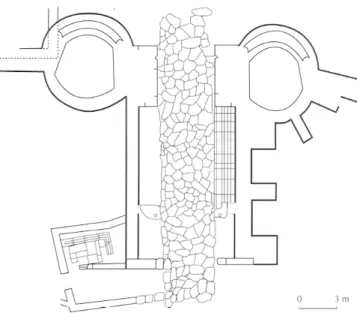 Fig. 6. La porte de Boiano (Bovianum) à Saepinum et le  début du  tronçon « urbain  » de la voie de transhumance