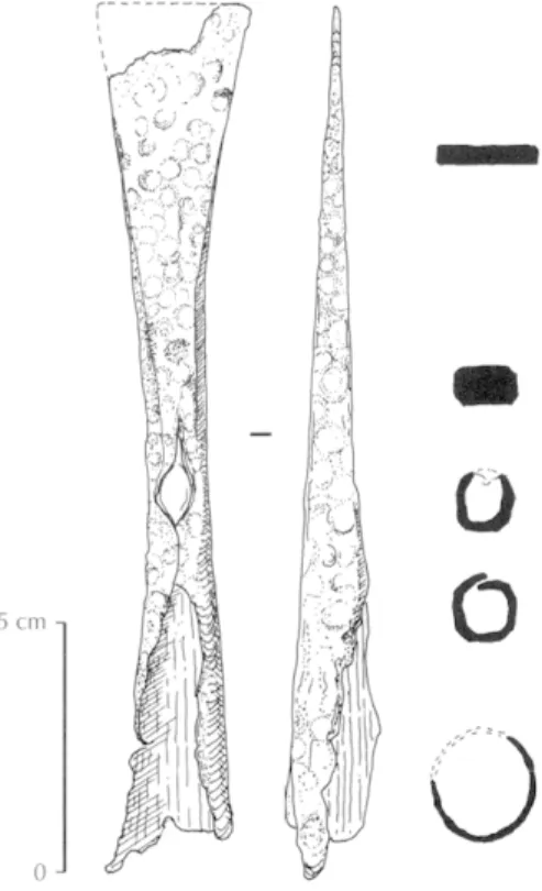 Fig. 57 - Ciseau à douille découvert au cours des fouilles en  amont  du pont de la Combe Roussière (dessin J.-L
