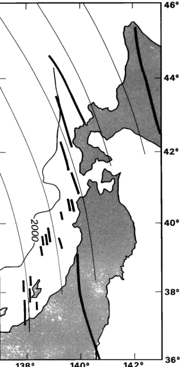 Fig. 11. The transfer  faults recognized  in Figure 3 and 5 (thick  lines) fit  small circles about a pole located at 35.8øN and 