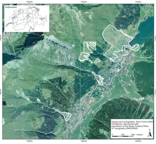 Fig. 1. Study area in the municipality of Davos. The hatched raster represents the avalanche run-out areas (scenario 2000 )