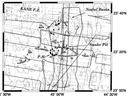 Figure 2. Surface (dots) and seafloor  (triangles)  gravity measurement  points. Gray triangles  are for Hydrosnake  points  and the black ones  are for Gravinaute  points