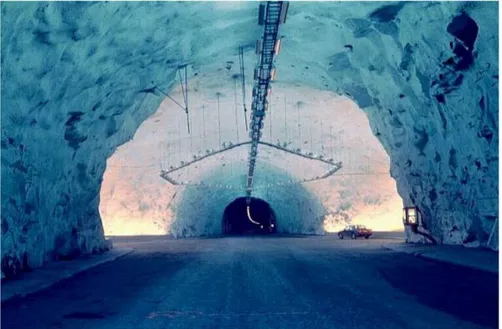 Figure 1.3 Le tunnel de Lærdal en Norvège, le plus long tunnel routier au monde (BBC News, 2002)