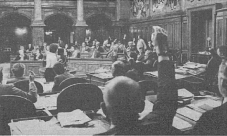 table et rassurant de rester Ber­