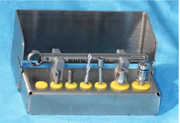 Fig. 3 et 4 Les implants sont mis en place le plus parallèlement possible entre eux.