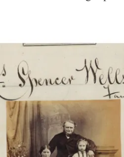 Figure 3 : Camille Silvy, Mrs. Spencer Wells &amp; Family, 23 août 1866, tirage albuminé,  dimensions non précisées, NPG Ax59448