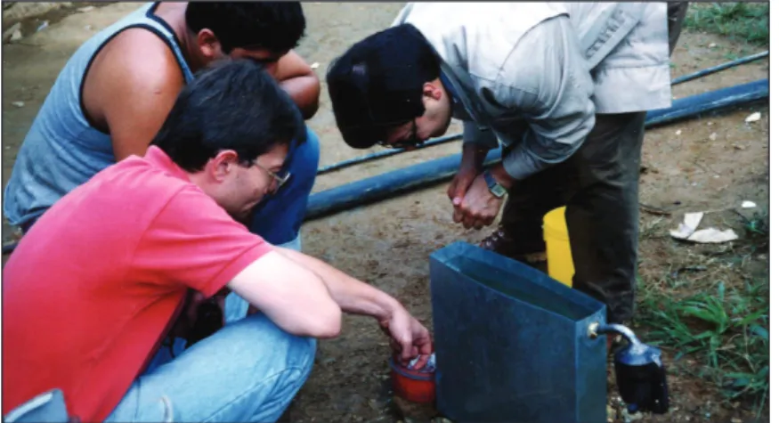 Figure 9:  Demonstration of  individual retort  in Portovelo,  Ecuador. (PMSC  1993)