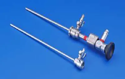 Figure 4 : Arthroscope de 4,5mm et sa chemise 