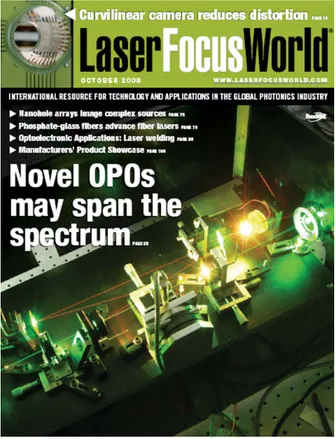 Figure 9  Photographie reproduite de la couverture du magazine  Laser Focus World  d'octrobre 2008 montrant le SROPO émettant dans le rouge.