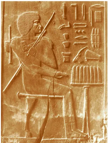 Figure 3 : Hésy-Re, chef des médecins et des dentistes, panneau de bois, époque du roi  Djoser (2600 av JC)