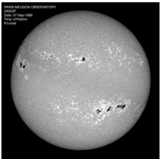 Fig. 5.2: L’ombre et la p´enombre de deux taches solaire, vues par l’instrument SOT  (So-lar Optical Telescope) d’Hinode le 13  d´e-cembre 2006