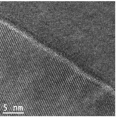 Figure 3-9 : Micrographie MET-HR d’une céramique massive de BaTiO 3-δ  (rapport Ba / Ti = 1) issue de TiOCl 2 