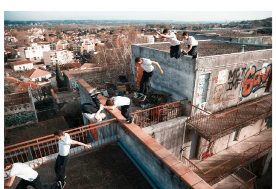 Figure 1.12: Parkour motions performed in urban spaces. The photo corresponds to a parkour expert who was part of this study.