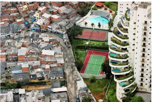 Figure 1 : Tuca Vieira, A foto da favela de Paraisópolis (Une photo du bidonville de Paraisopolis, à Sao 