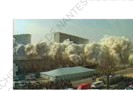 Figure 1 - Implosion de la barre Debussy à la cité des 4000 à la Courneuve en 1986   