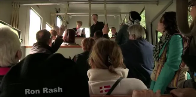 Figure 3 L'auteur Ron Rash dans le funiculaire 1